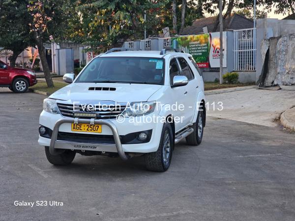 2014 - Toyota  Fortuner