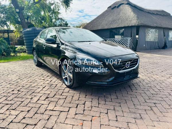 2015 - Volvo  V40