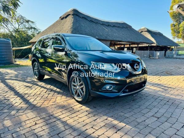 2017 - Nissan  X-Trail