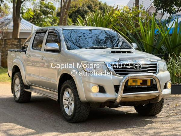 2013 - Toyota  Hilux D4D
