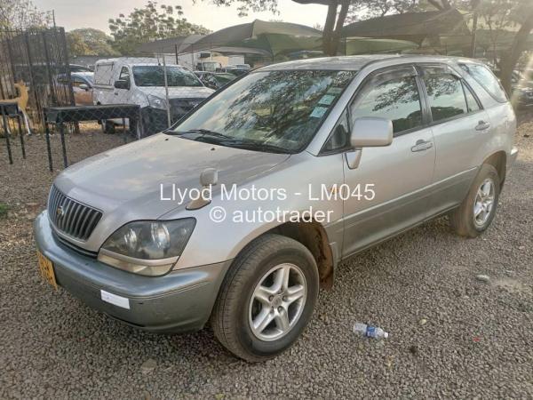 2011 - Toyota  Harrier