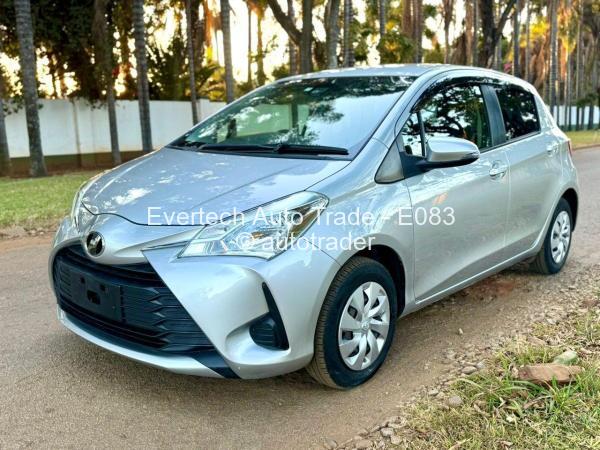 2017 - Toyota  Vitz