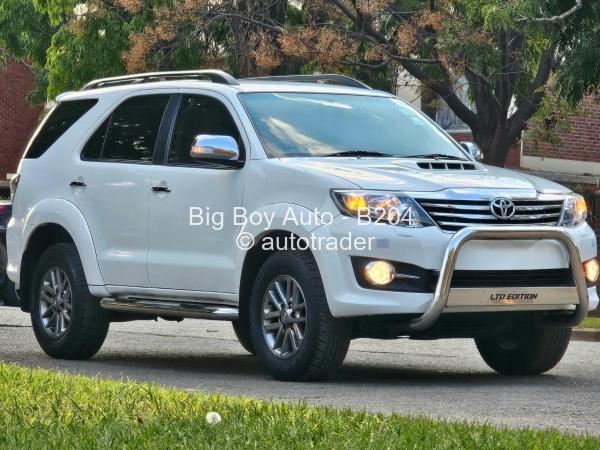 2015 - Toyota  Fortuner