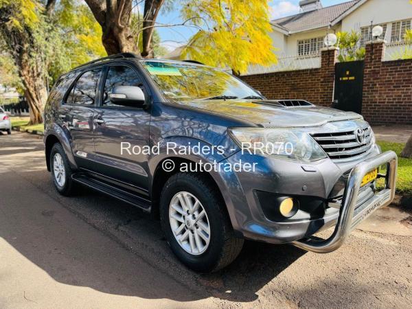 2013 - Toyota  Fortuner