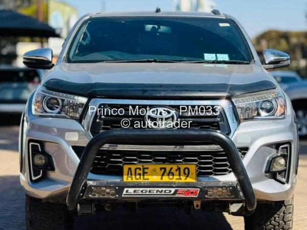 2019 - Toyota  Hilux