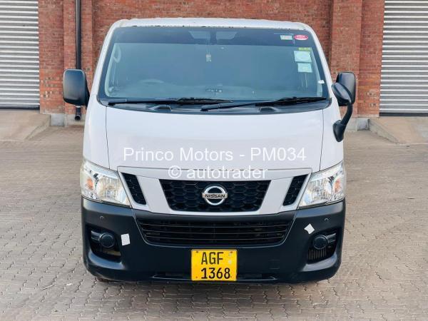 2015 - Nissan  NV350