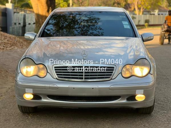 2004 - Mercedes Benz C200