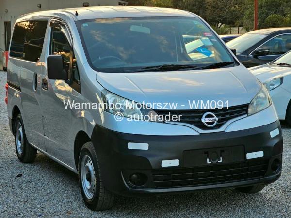 2017 - Nissan  NV200