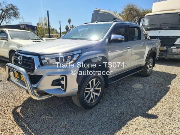 2019 - Toyota  Hilux