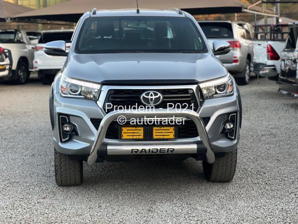 2019 - Toyota  Hilux