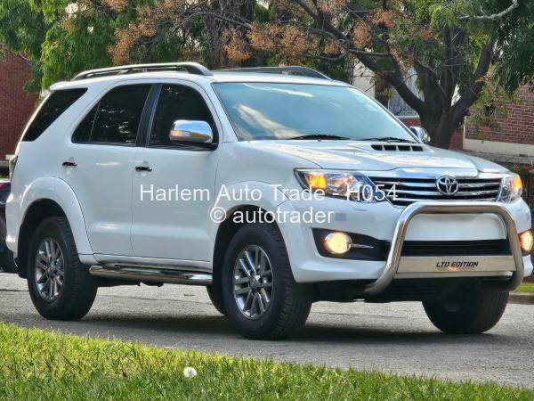 2015 - Toyota  Fortuner