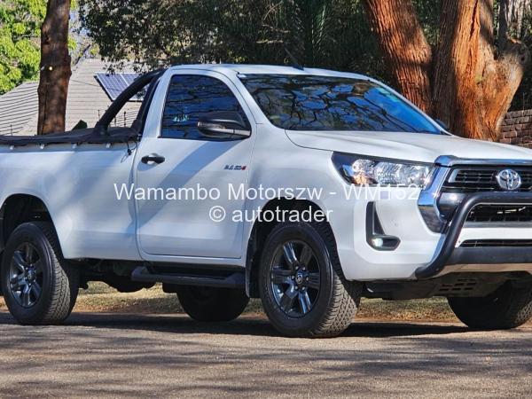 2021 - Toyota  Hilux