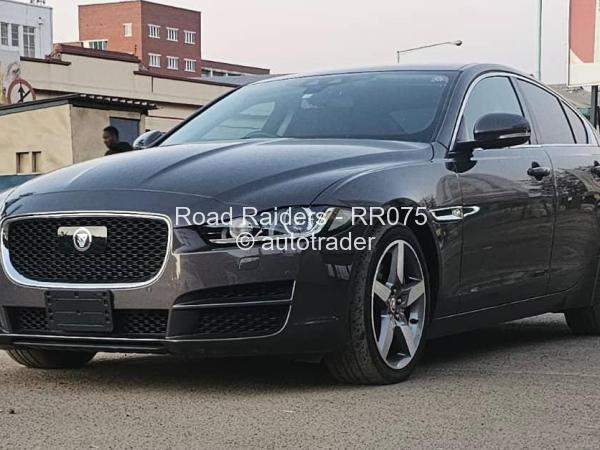 2016 - Jaguar XE