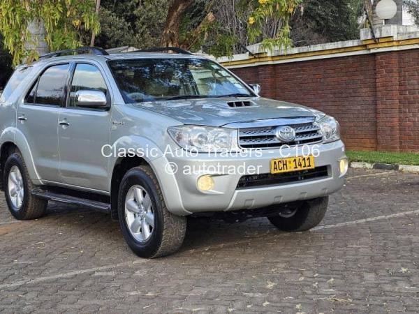 2011 - Toyota  Fortuner