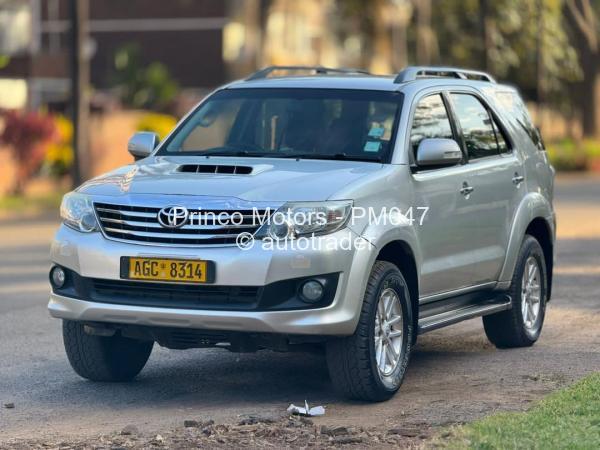 2014 - Toyota  Fortuner