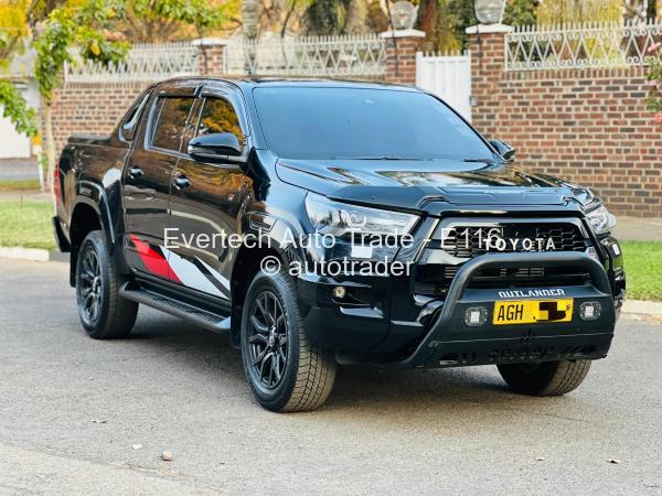 2023 - Toyota  Hilux