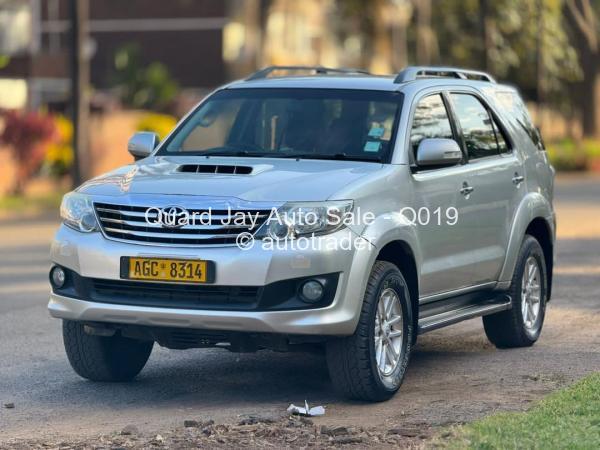 2014 - Toyota  Fortuner