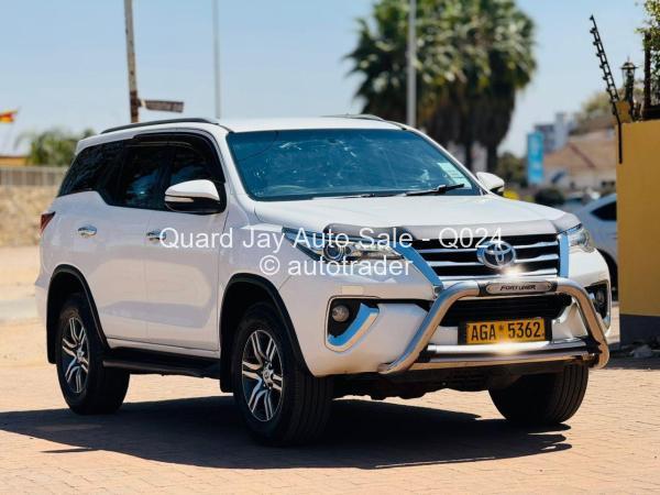 2017 - Toyota  Fortuner
