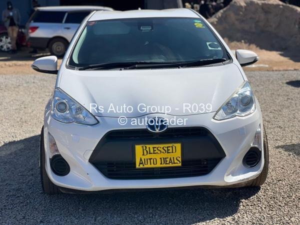 2017 - Toyota  Aqua