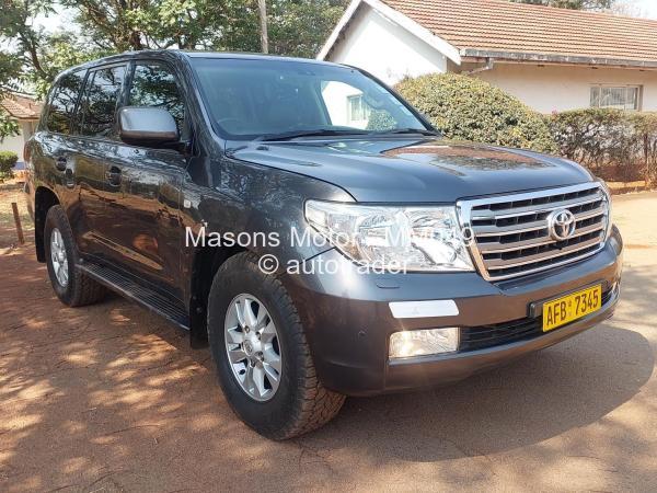 2010 - Toyota  Land Cruiser 200