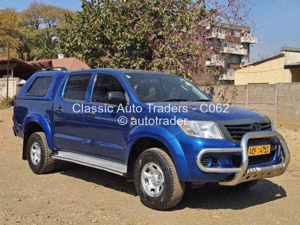 2013 - Toyota  Hilux
