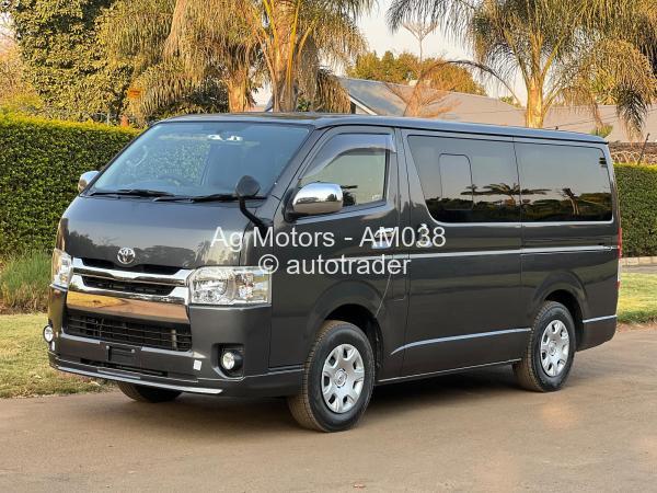 2016 - Toyota Hiace 2016 - Toyota Hiace