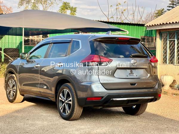 2018 - Nissan  X-Trail