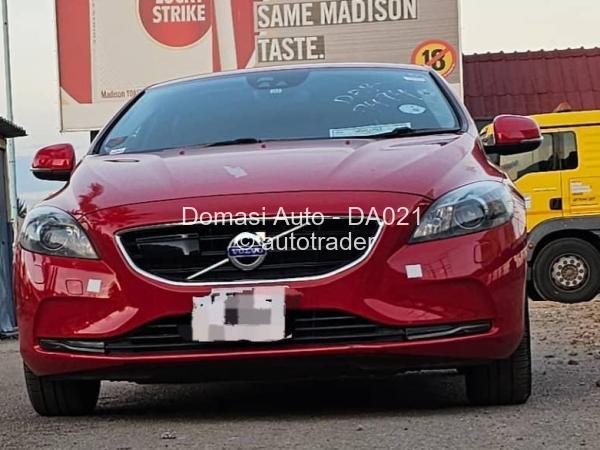 2016 - Volvo  V40