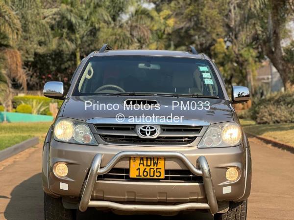 2010 - Toyota  Fortuner