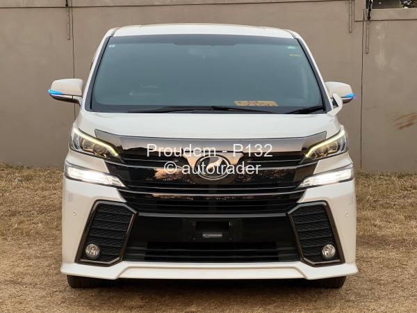 2017 - Toyota  Vellfire