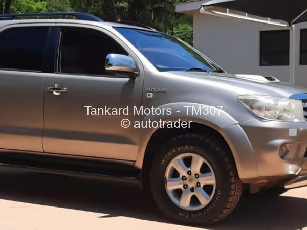 2011 - Toyota  Fortuner