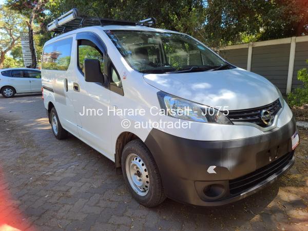2017 - Nissan  NV200