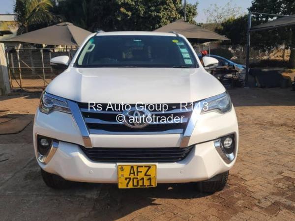 2019 - Toyota  Fortuner
