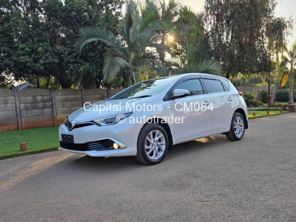 2016 - Toyota  Axio