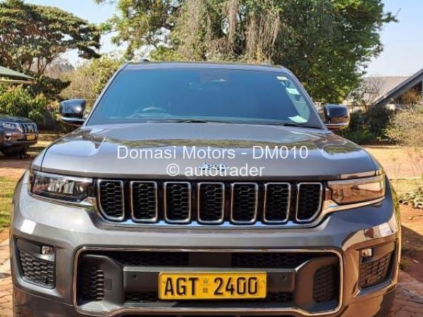 2025 - Jeep  Grand Cherokee