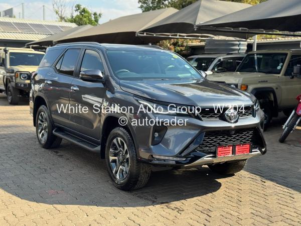2025 - Toyota  Fortuner