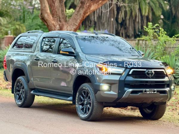 2022 - Toyota  HILUX REVO