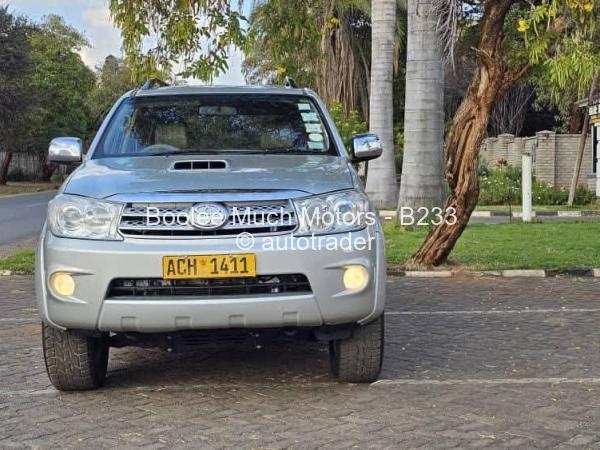 2010 - Toyota  Fortuner
