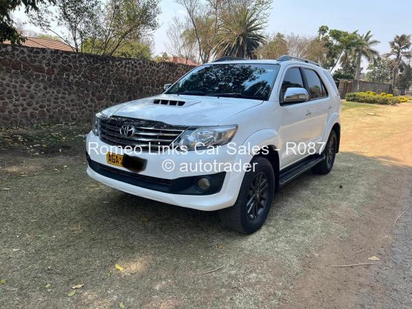 2013 - Toyota  Fortuner