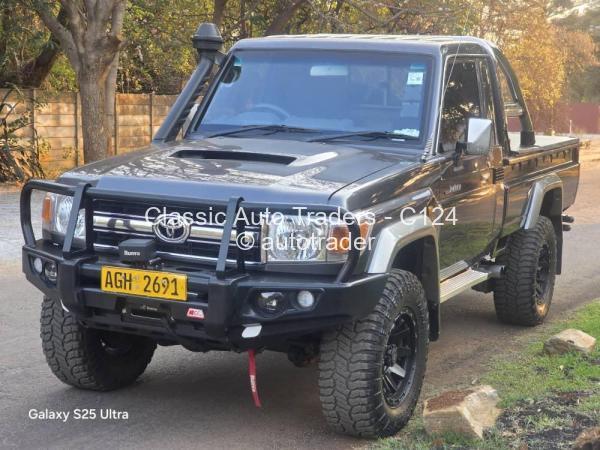 2019 - Toyota  Land Cruiser 76