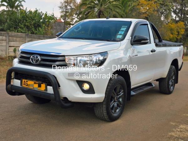 2017 - Toyota  Hilux