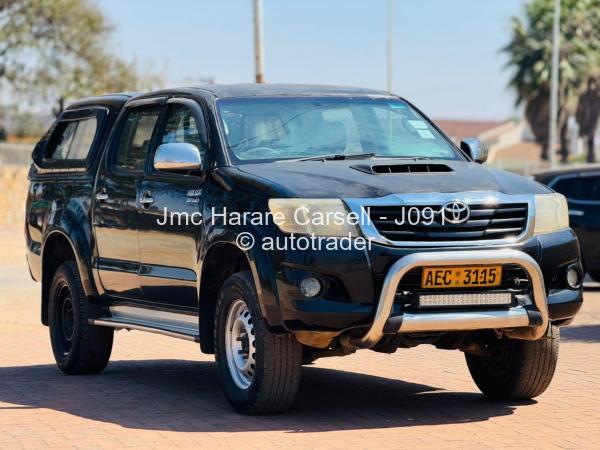 2013 - Toyota  Hilux