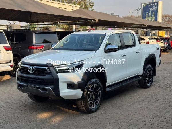 2022 - Toyota  Hilux