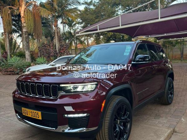 2025 - Jeep  Grand Cherokee