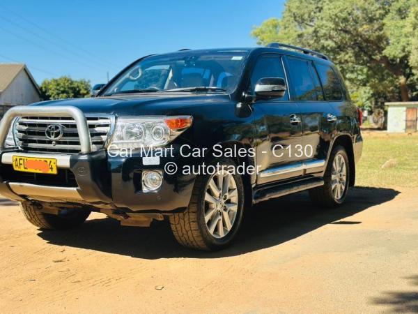 2012 - Toyota Land Cruiser 200 2012 - Toyota Land Cruiser 200