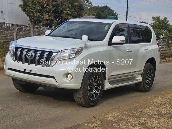 2017 - Toyota  Land Cruiser Prado