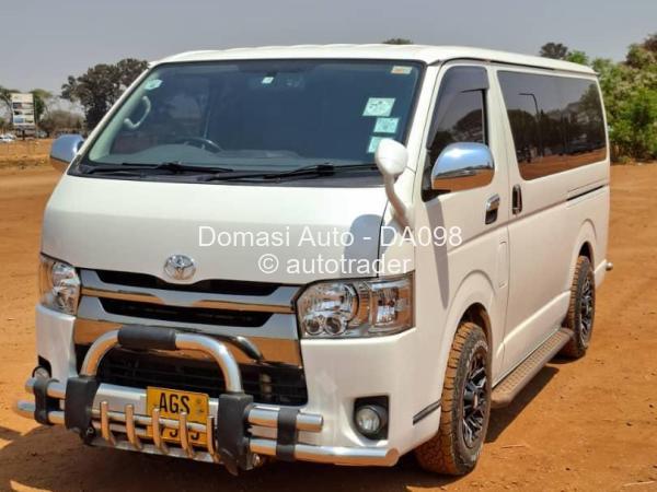 2019 - Toyota  Hiace