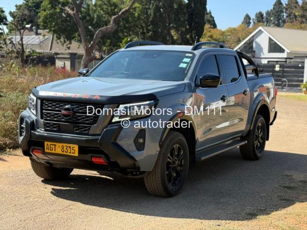 2021 - Nissan  Navara
