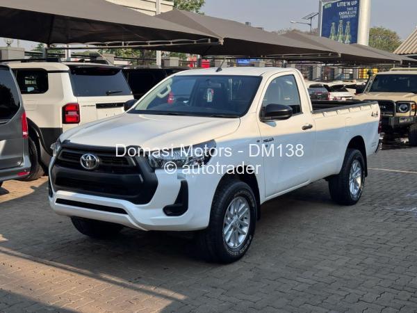 2022 - Toyota  Hilux