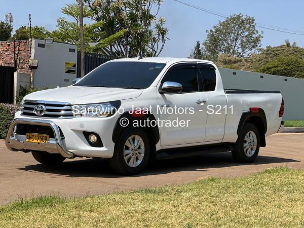 2019 - Toyota  Hilux